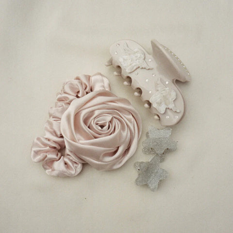 EMI JAY - Rosette Scrunchie - Custard EMI JAY - Rosette Scrunchie - Custard