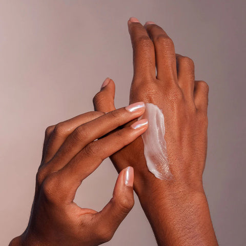 إي أو إس - كريم اليدين برائحة الفانيليا والكشمير