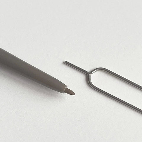 Refy - Brow Pencil - Dark Pencil - Mhalaty