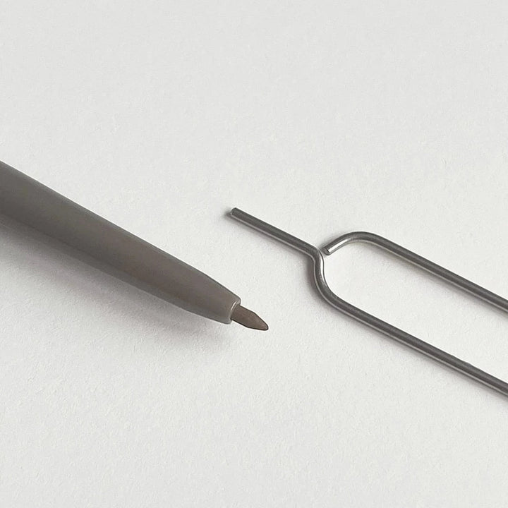 Refy - Brow Pencil - Medium Pencil - Mhalaty